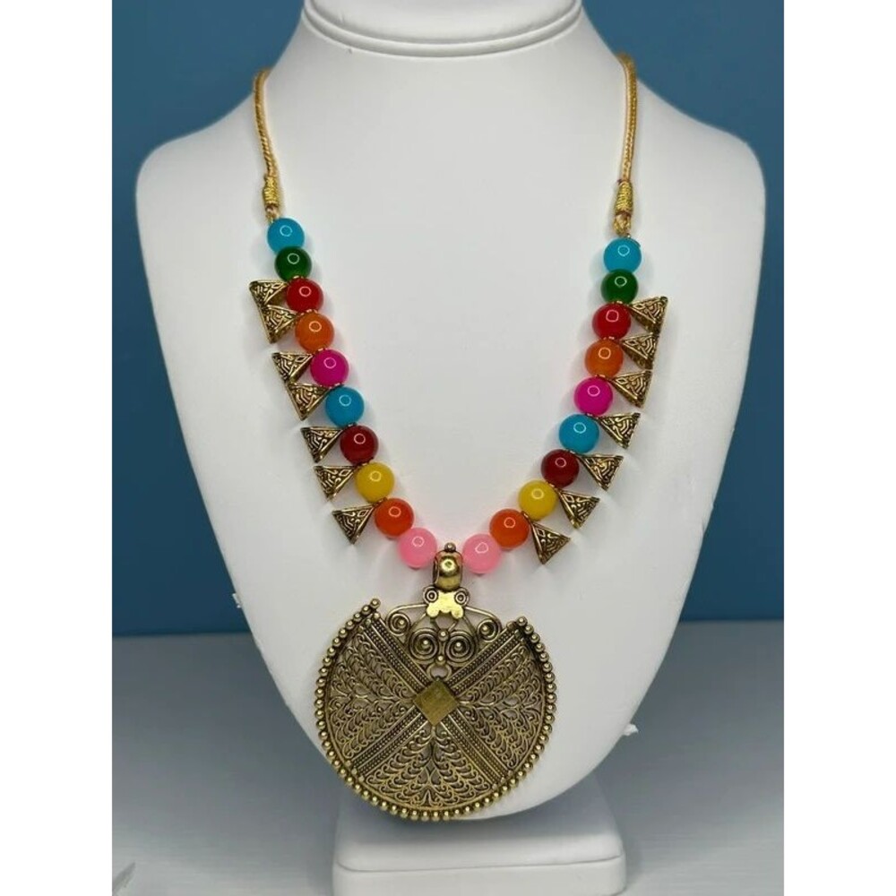 Statement necklace